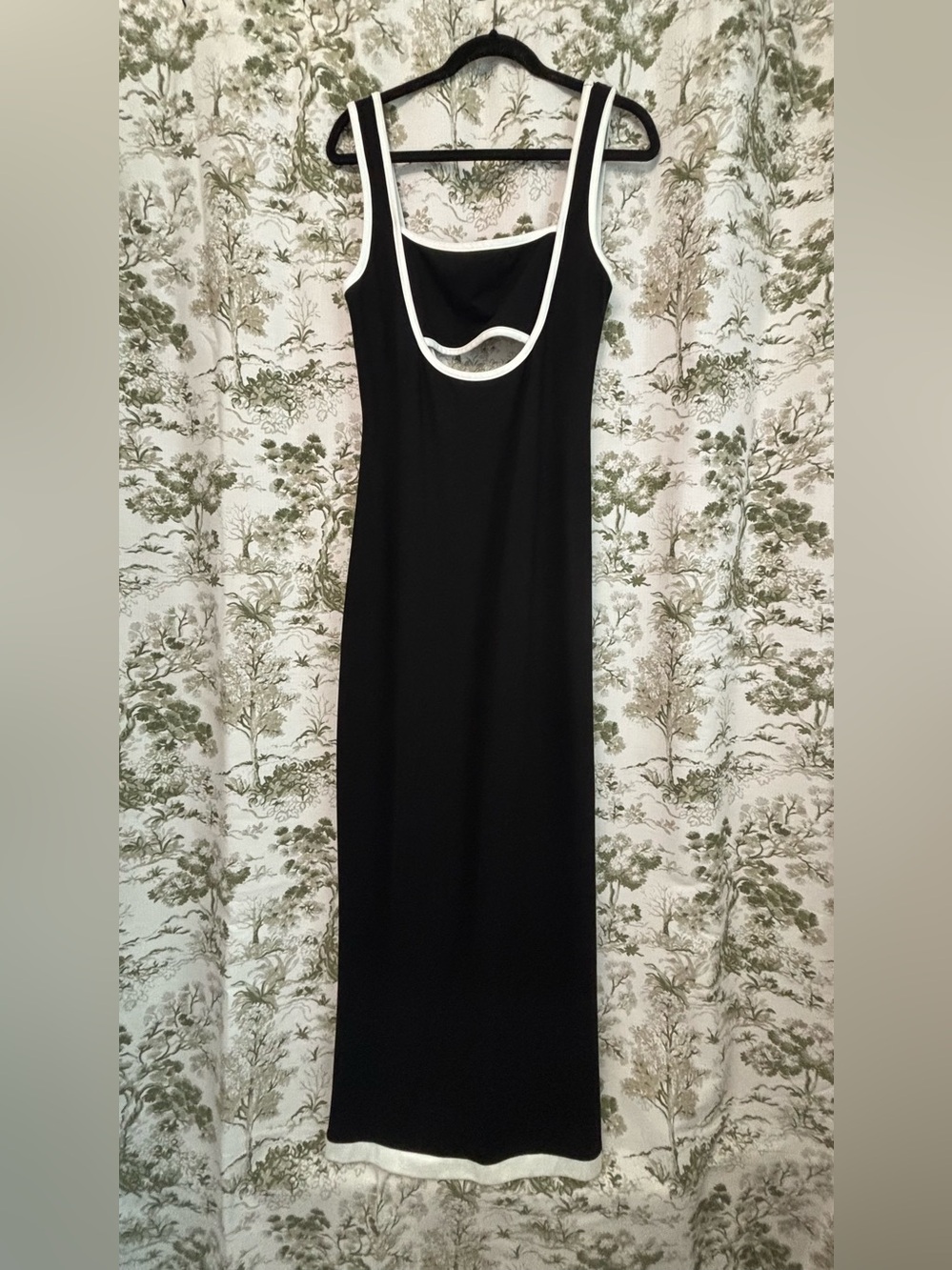 Black Maxi Dress with White Trim - Sleek Sleeveless Style